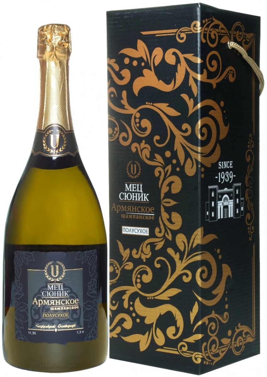 Игристое вино Мец Сюник Белое Полусухое, в подарочной коробке, 1.5 л